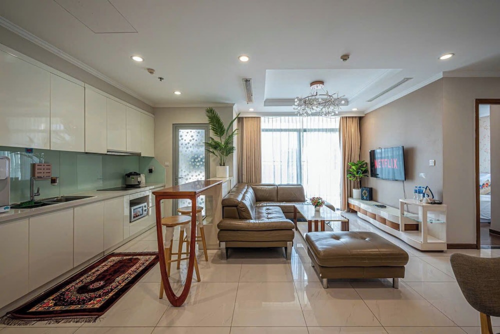 Apartment Landmark 81 by Urban Home