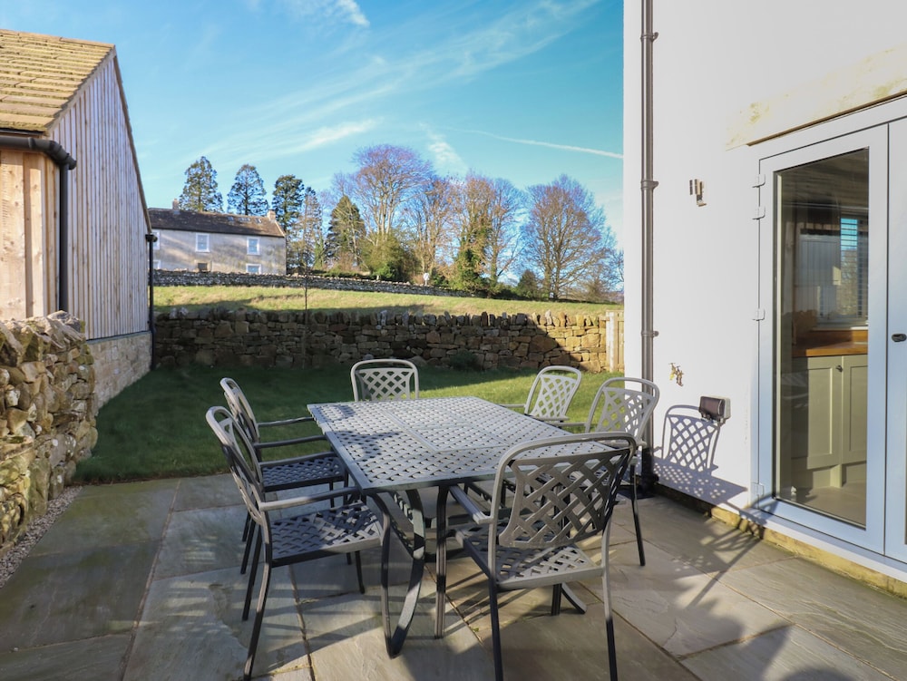 No.8 Cairn Cottage