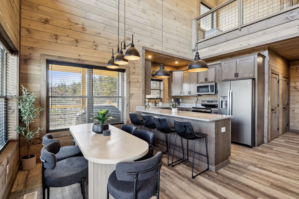 Jerne To The Top 4 Bedroom Cabin