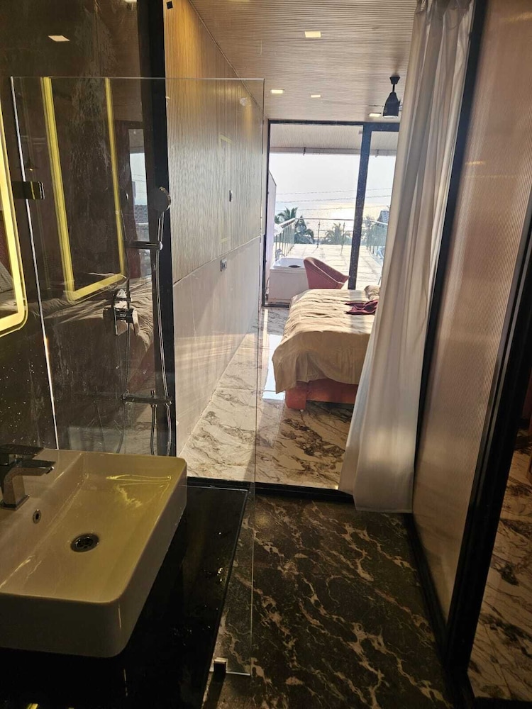 Coco 7 Beach Resort