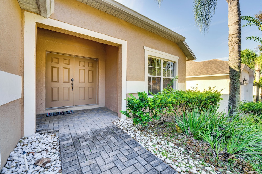 10 Mi to Disney: Family Retreat w/ Game Room!