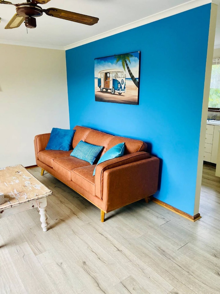 Unwind Retro-vibe Pet Friendly
