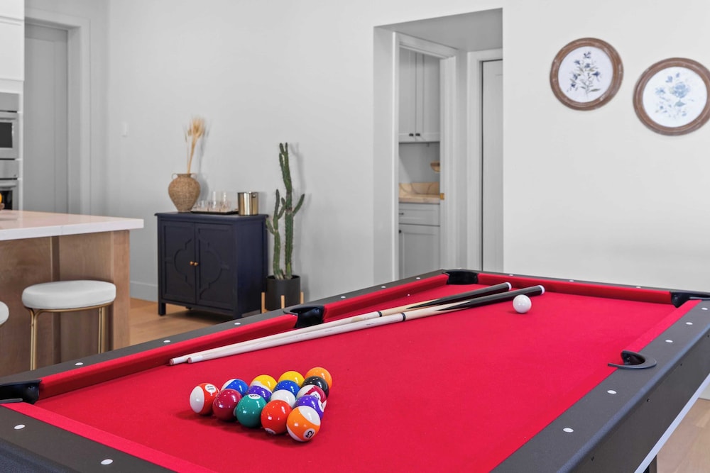 El Dorado by Avantstay Luxe 4BR w/ Pool, Putting Green, Fireplace Near Kierland