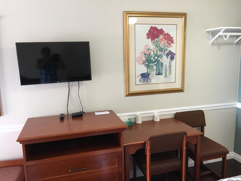 Belfair Motel