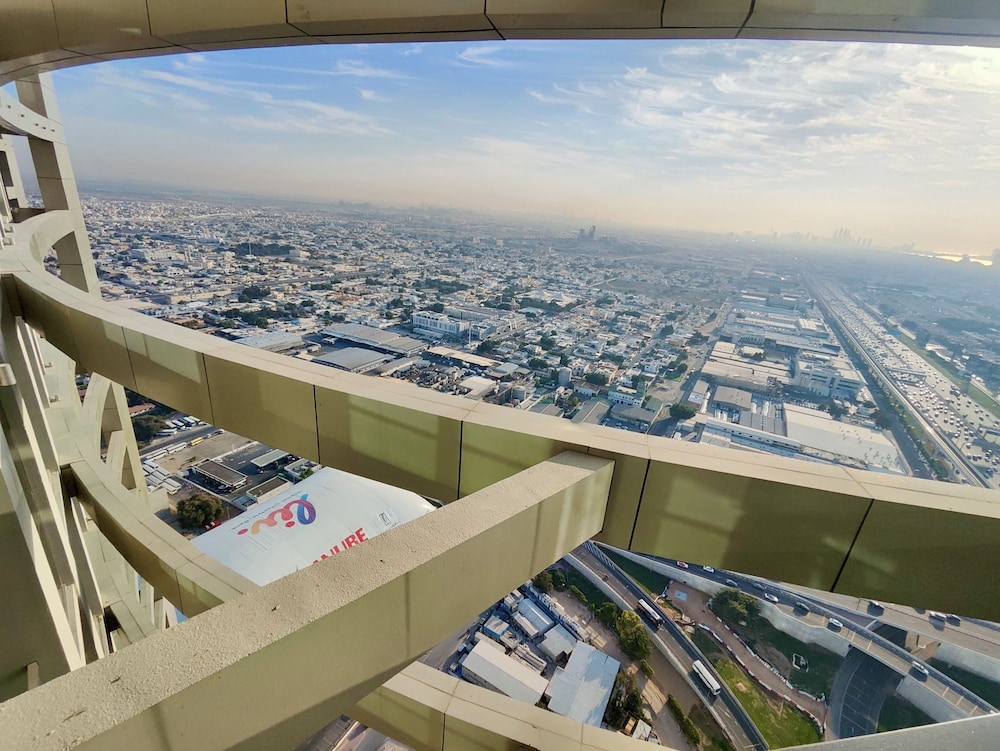 Lux BnB Aykon Tower Skyline Views
