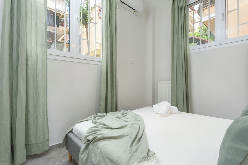 Penelope's Charming 2-BR Apt in Athens