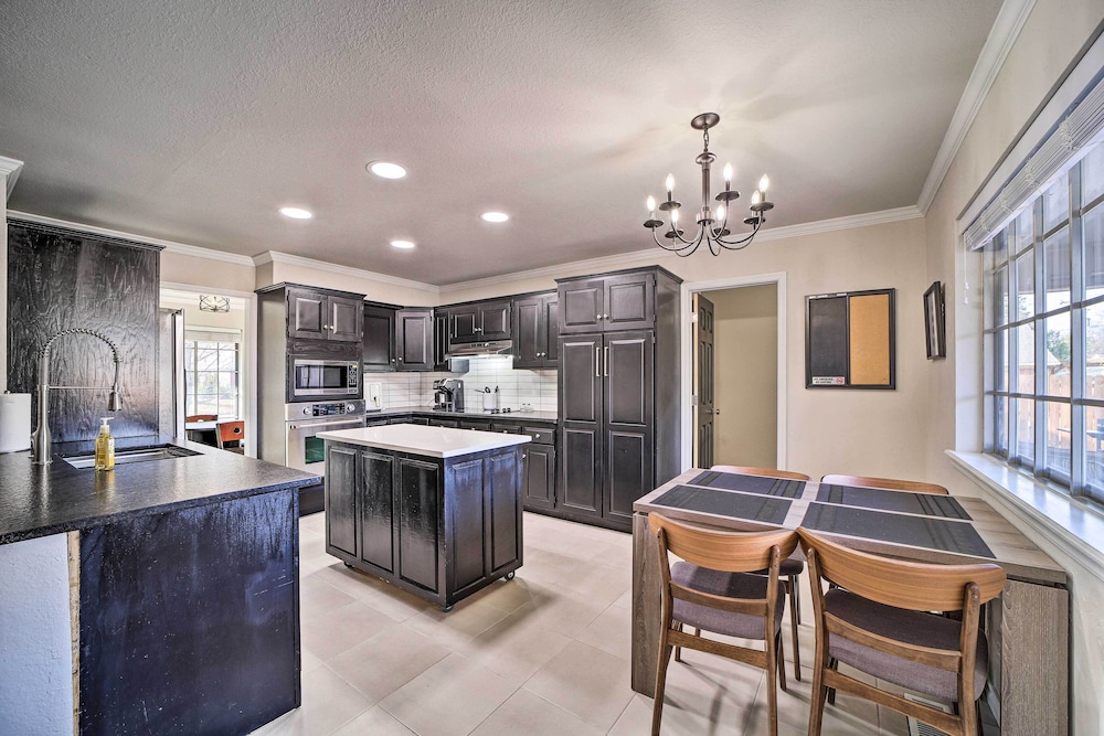 Immaculate 'woodland View' Retreat w/ Hot Tub view 3