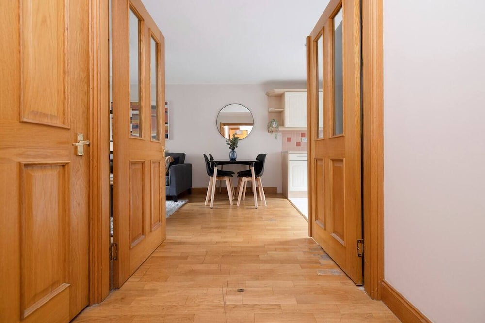 Bright&Cosy Flat near Scottish Gallery