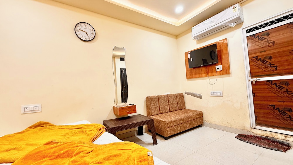 Premium Hotel Sipra near Mahakal Temple