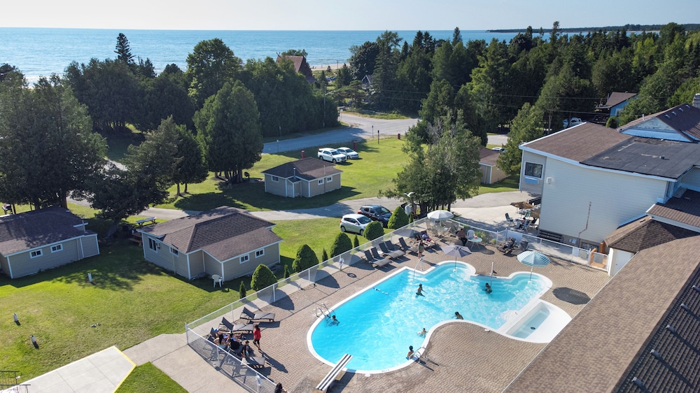 Sauble Beach Lodge