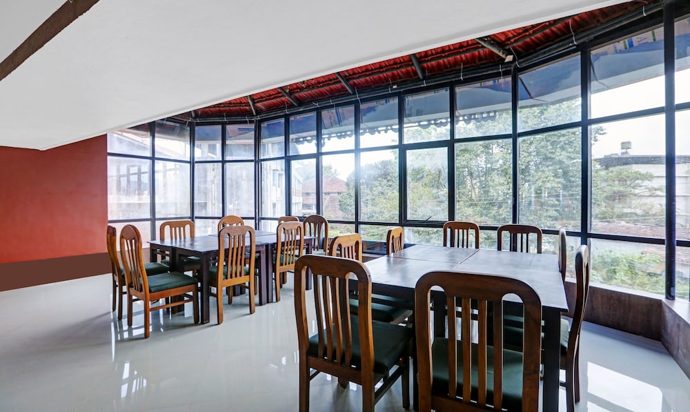 Madikeri Vacations - Itsy Hotels Regalia Grand, 500 Mtrs From Madikeri Fort - Property Image 3