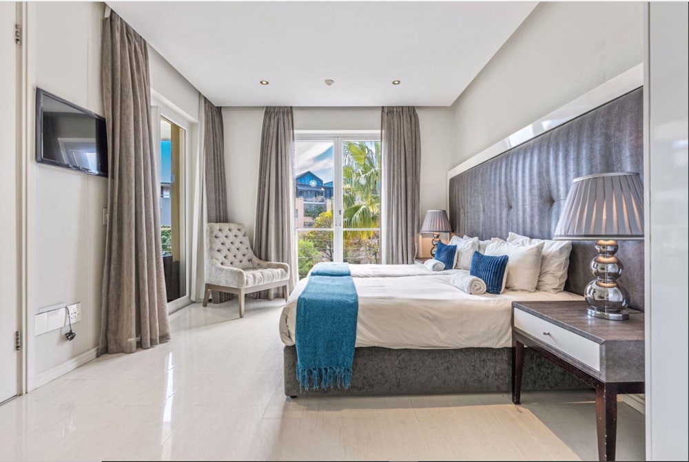 Canal View Two Bedroom Luxury Apartment - 510