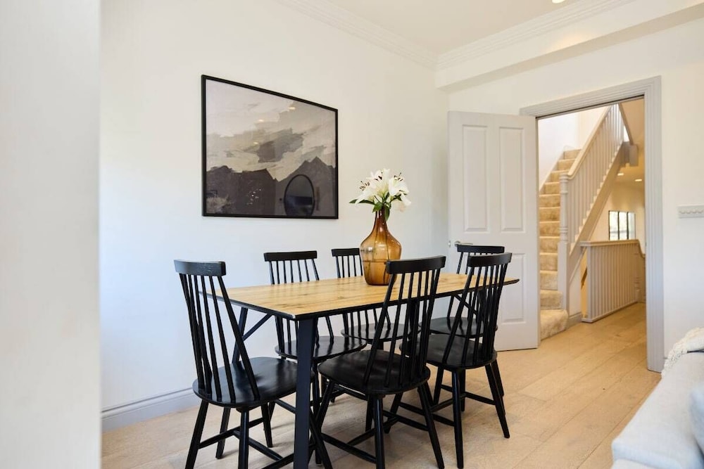 The Leghorn Quarters - Modern 3bdr With Balcony
