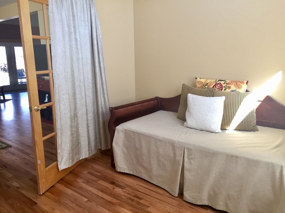 Mountain Modern 4 Bedroom Holiday Home By Pinon Vacation Rentals