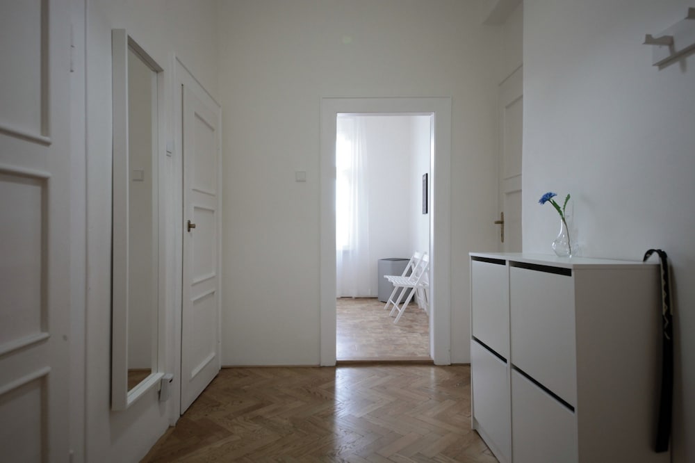 Angel City Apartments