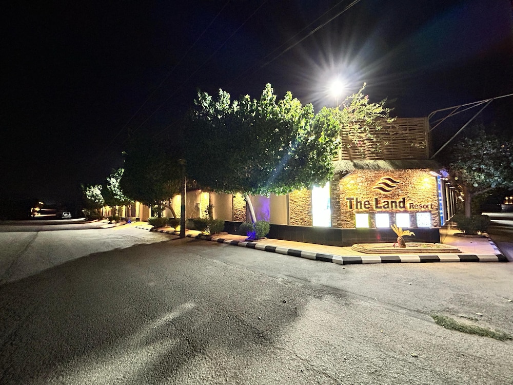 The Land Villas Ammaria