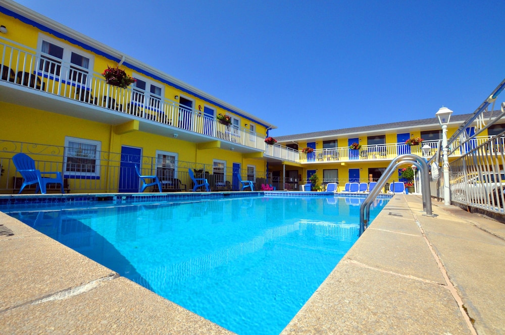 Nantucket Inn & Suites