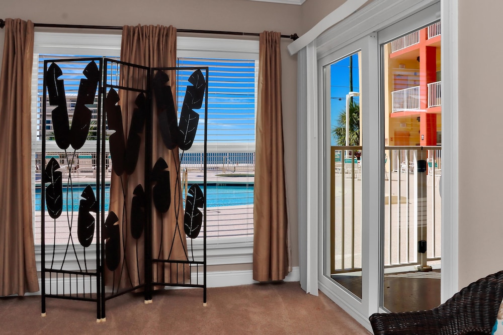 Paradise Shores 105