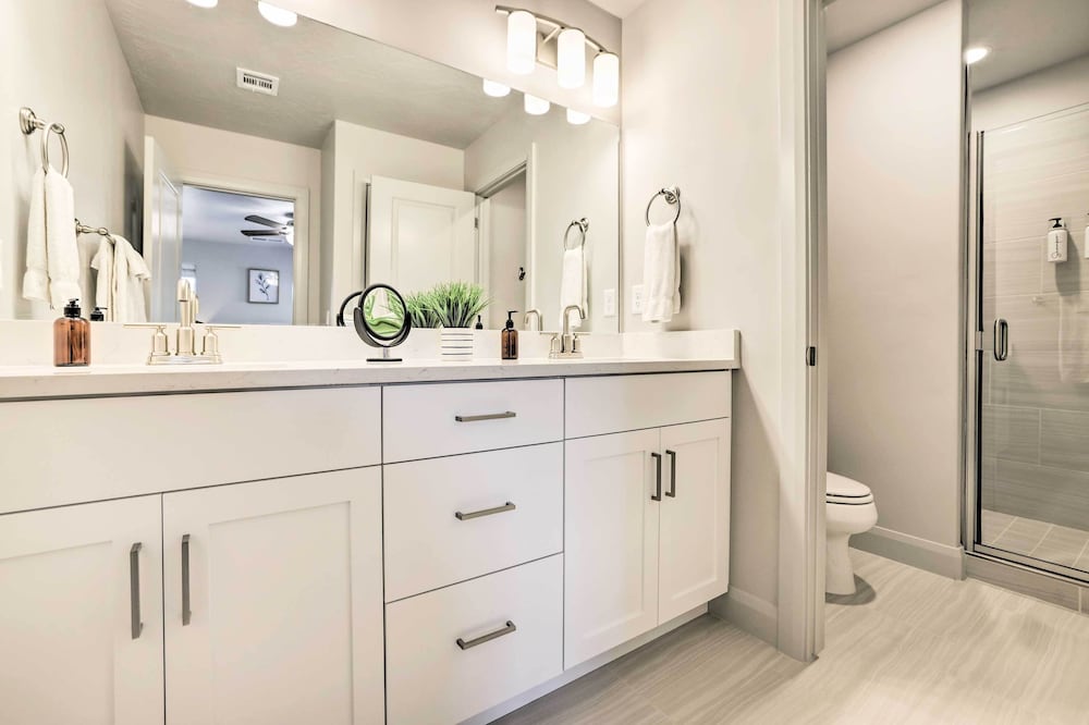 Washington Townhome: Game Room & Community Pool! view 4