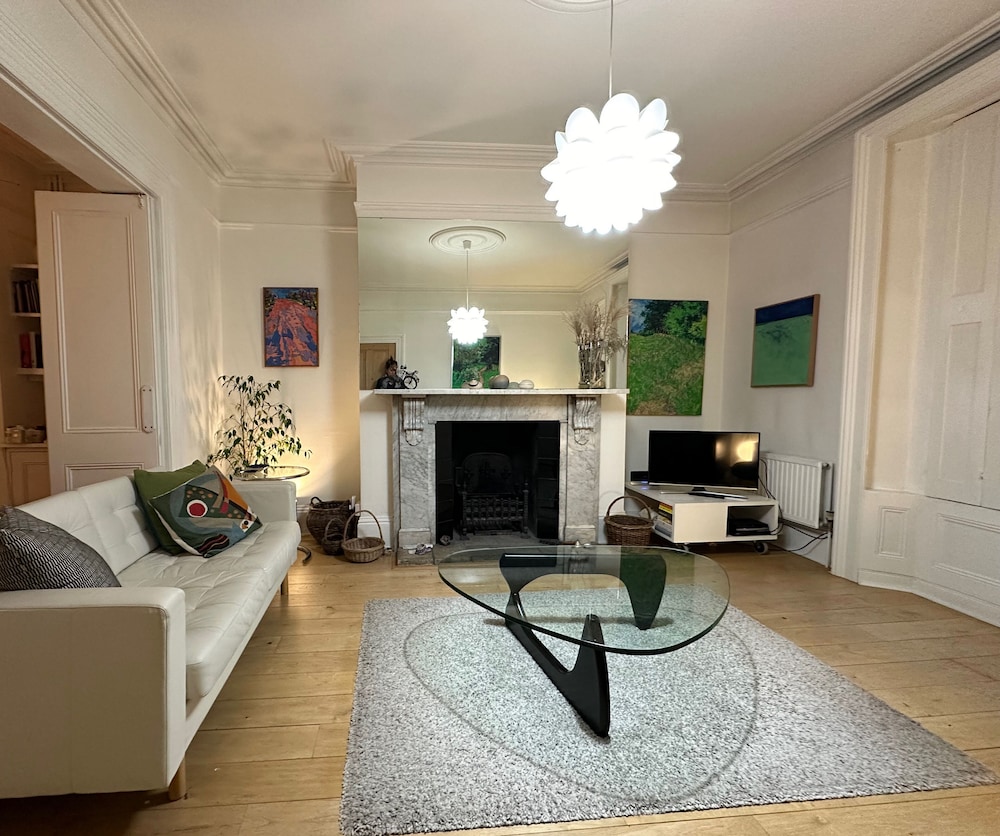3Bd Victorian Townhouse Near Norfolk Broads 4A, 2C