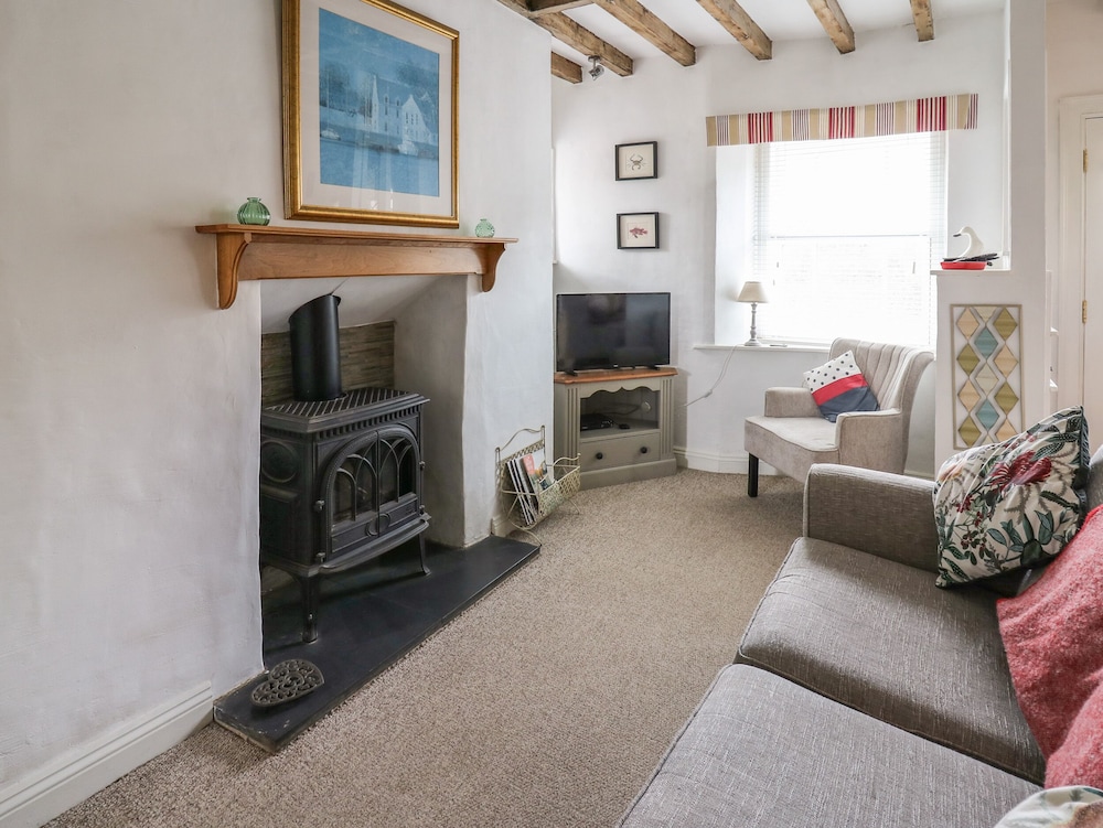 Bryniau Bychain Cottage