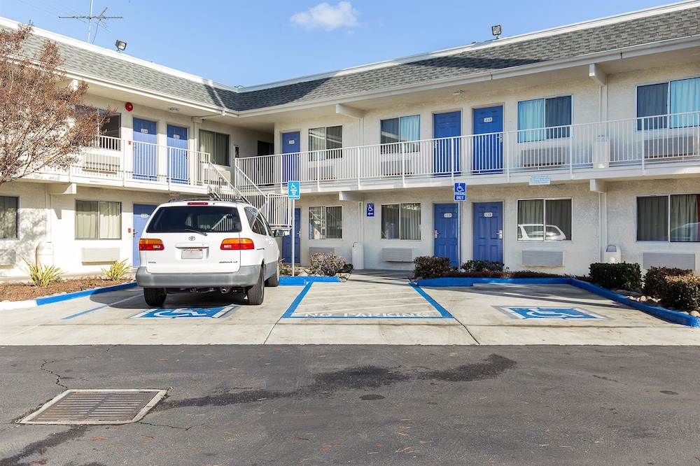 Motel 6 Hayward, CA – Silicon Valley Gateway