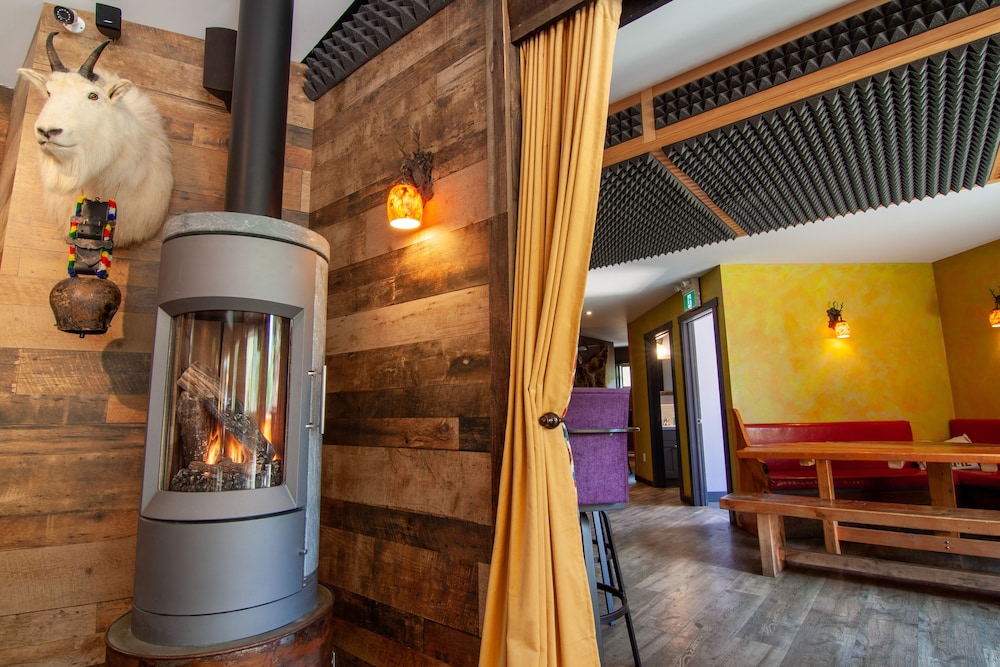 Earl Grey Lodge