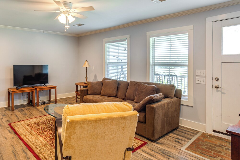 7 Mi to Ole Miss: Quiet Rural Retreat w/ Yard!