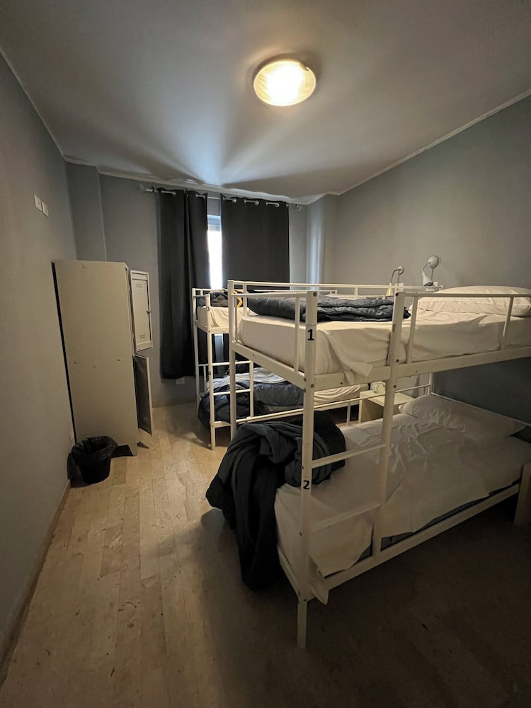 Lion University & Youth Hostel Milano