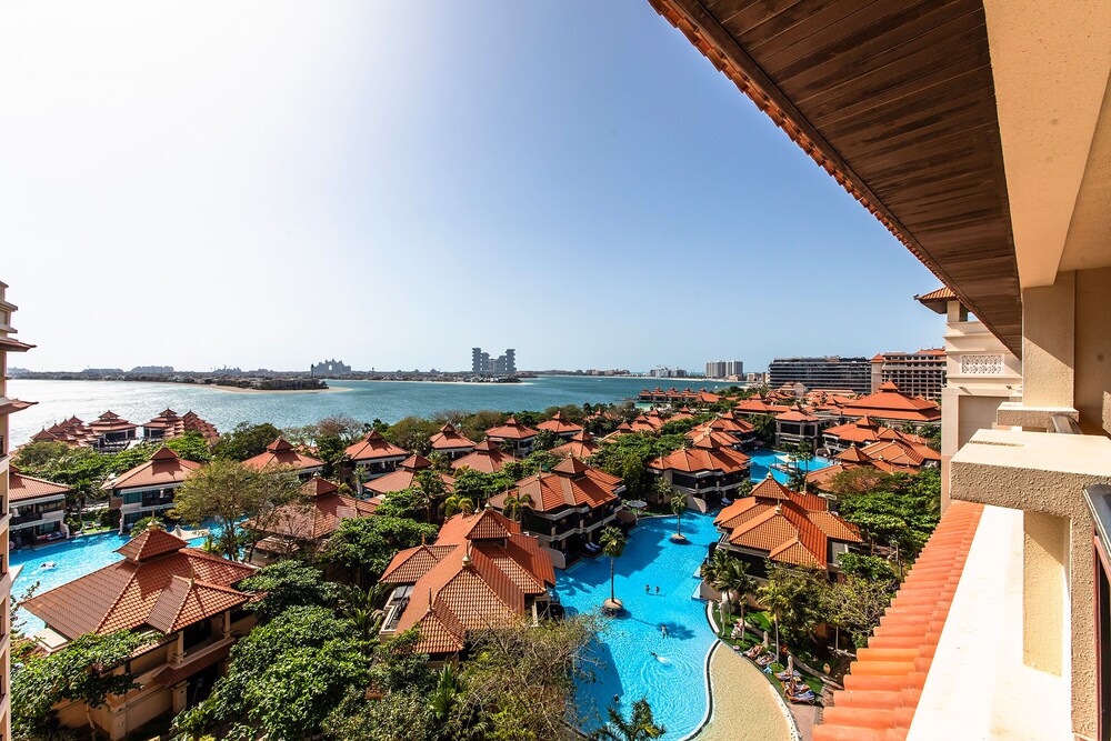 Exotic Apartments at Royal Amwaj