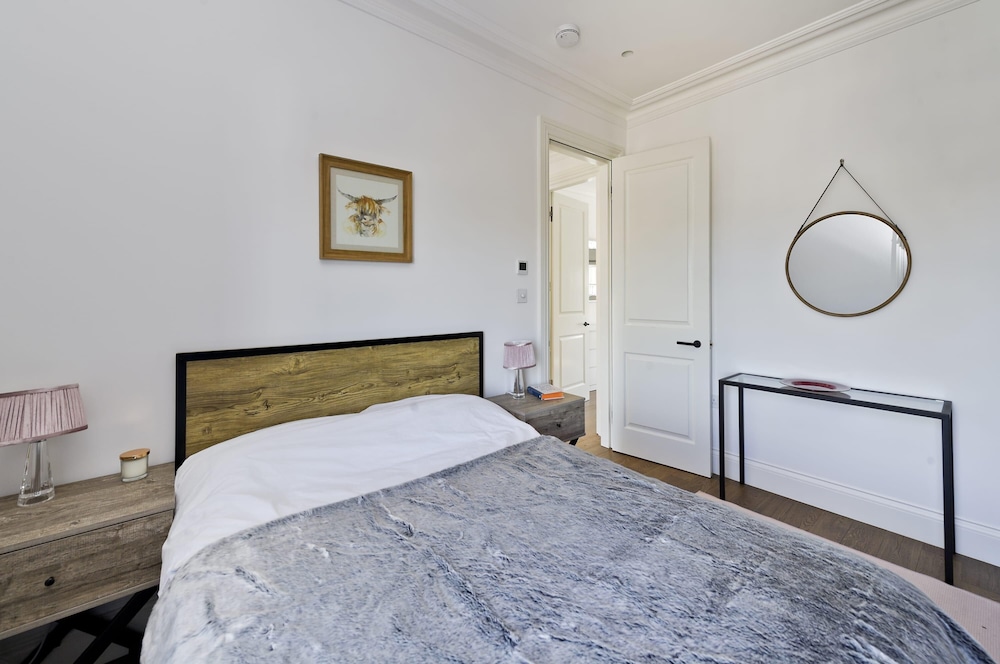 4-bed Flat With Amazing Balcony Views