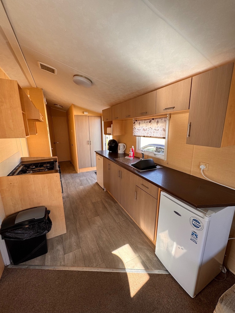 3 Bed Caravan - Side Gated Decking, Wifi, Pets
