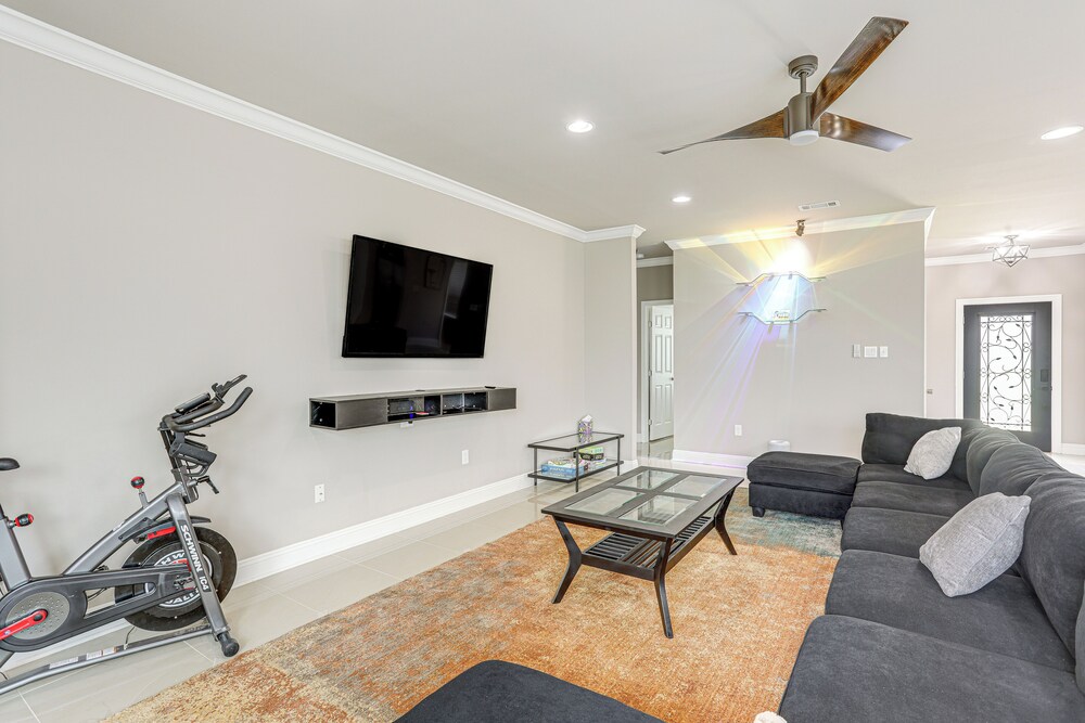 Arabi Home w/ Deck: 7 Mi to Downtown New Orleans!