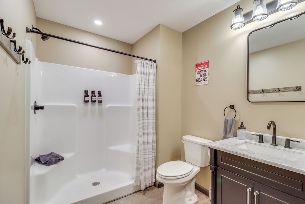 Hot Tub & Community Beach: Albrightsville Home!