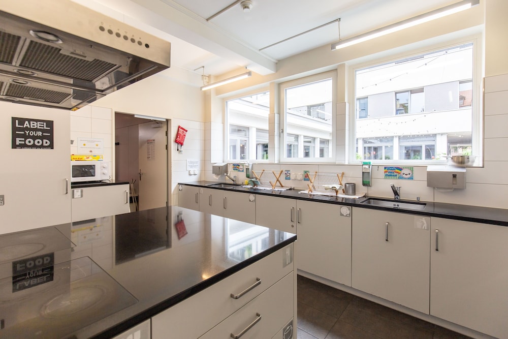 Hyve Hotel Basel - Hostel