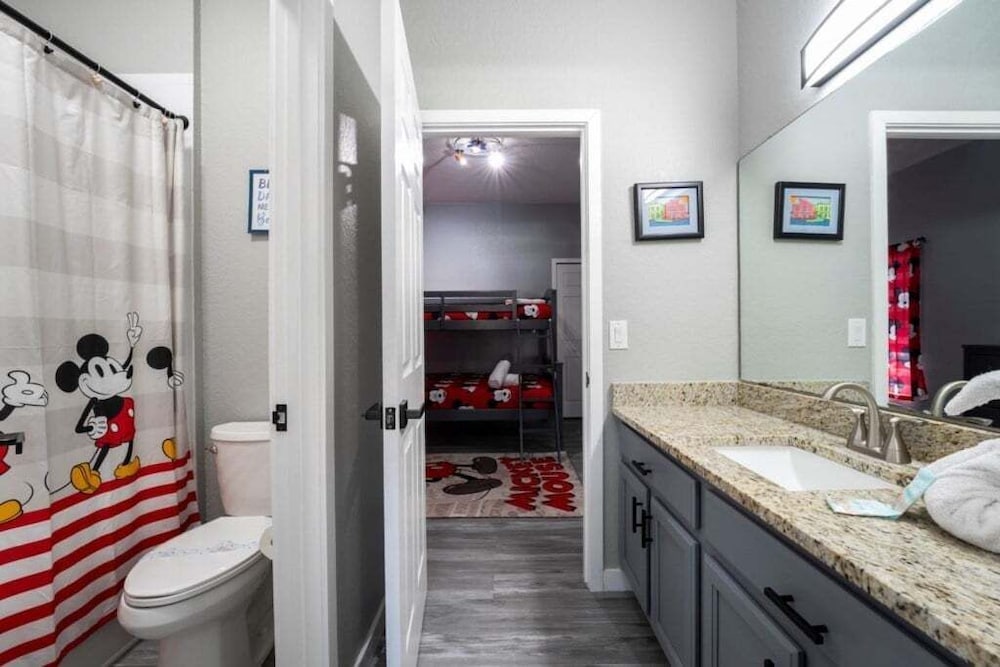 Modern 4br South Facing Pool Home Near Disney 4 Bedroom Villa