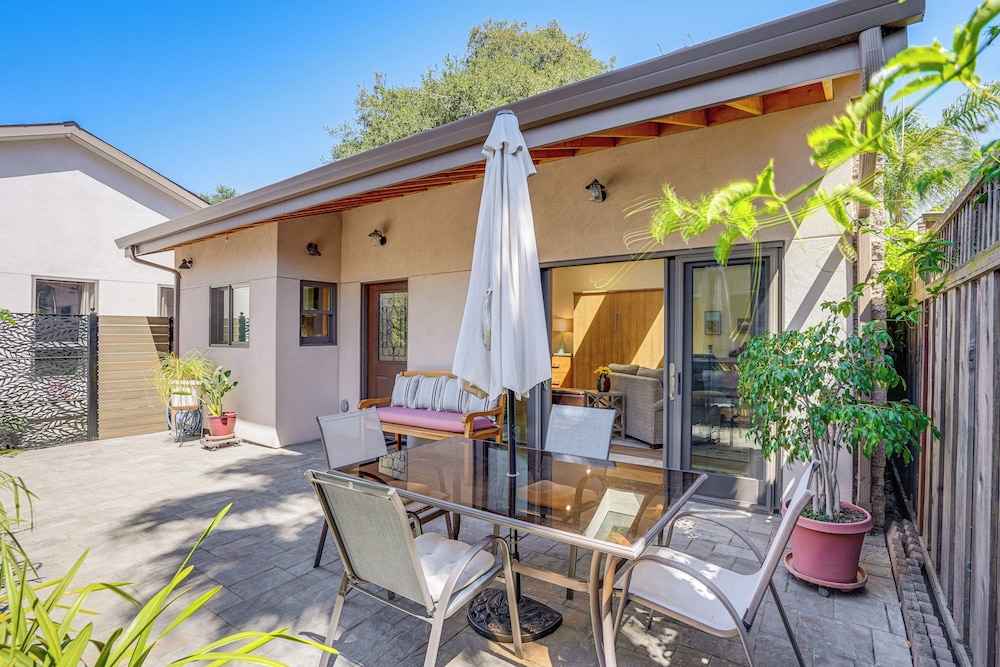 Alameda Studio w/ Patio: 3 Mi to Oakland Coliseum!