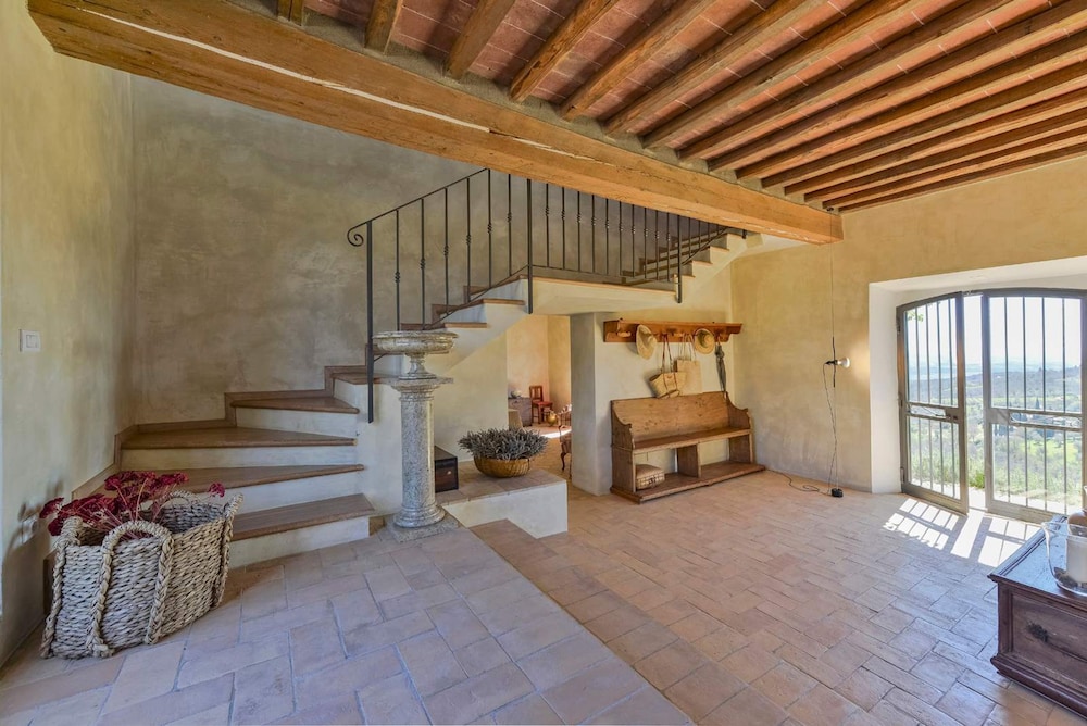 New Historic Tuscany Country House Retreat in a Vineyard Near Siena Villa Chiantissimo