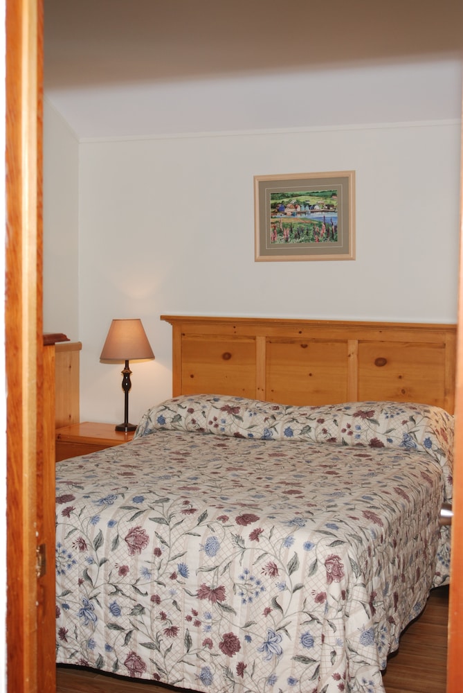 Shining Waters Cottages