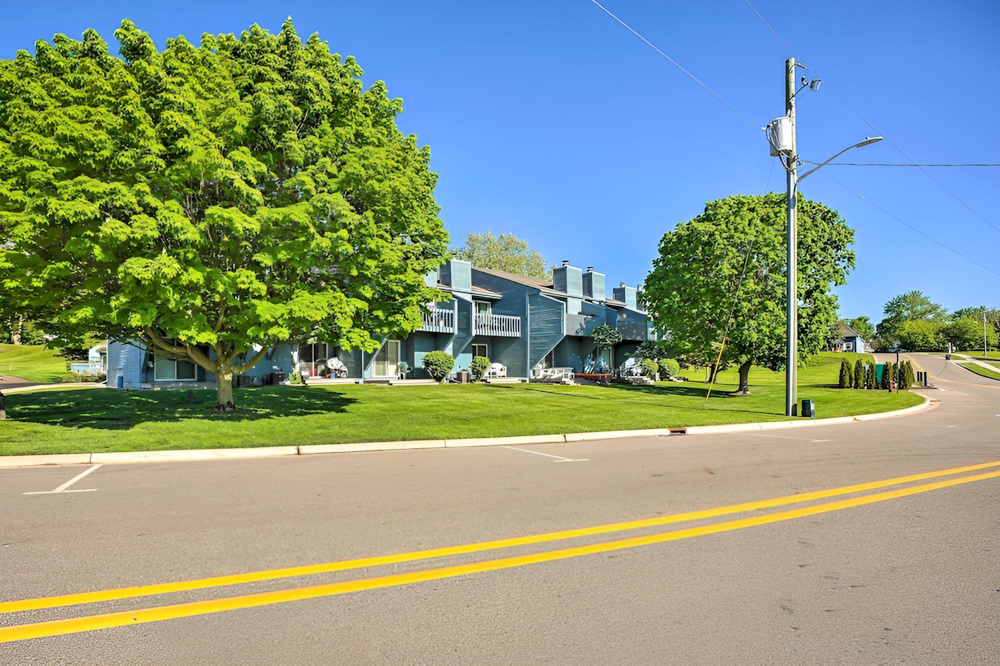 Sunny South Haven Condo < 1 Mi to Beaches! view 5