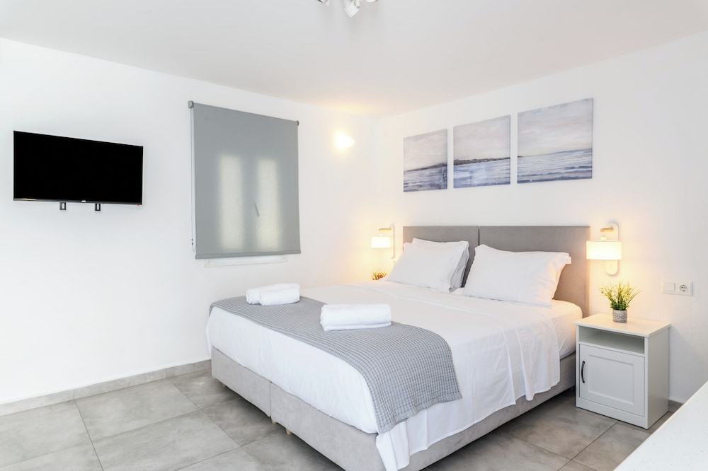 Eleven Keys Mykonos Suites