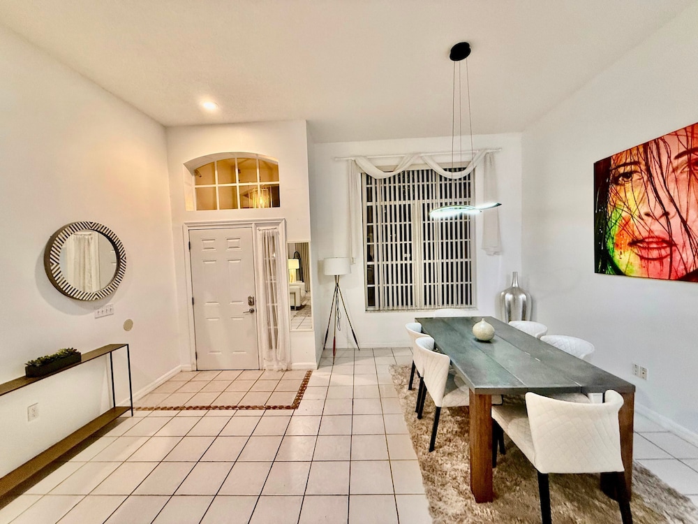 Westridge Super Exclusive 4BR Home Near Disney