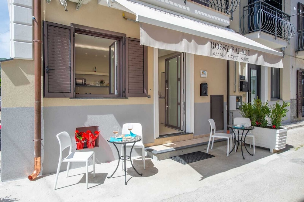 Rossy Palace Amalfi Coast Suites