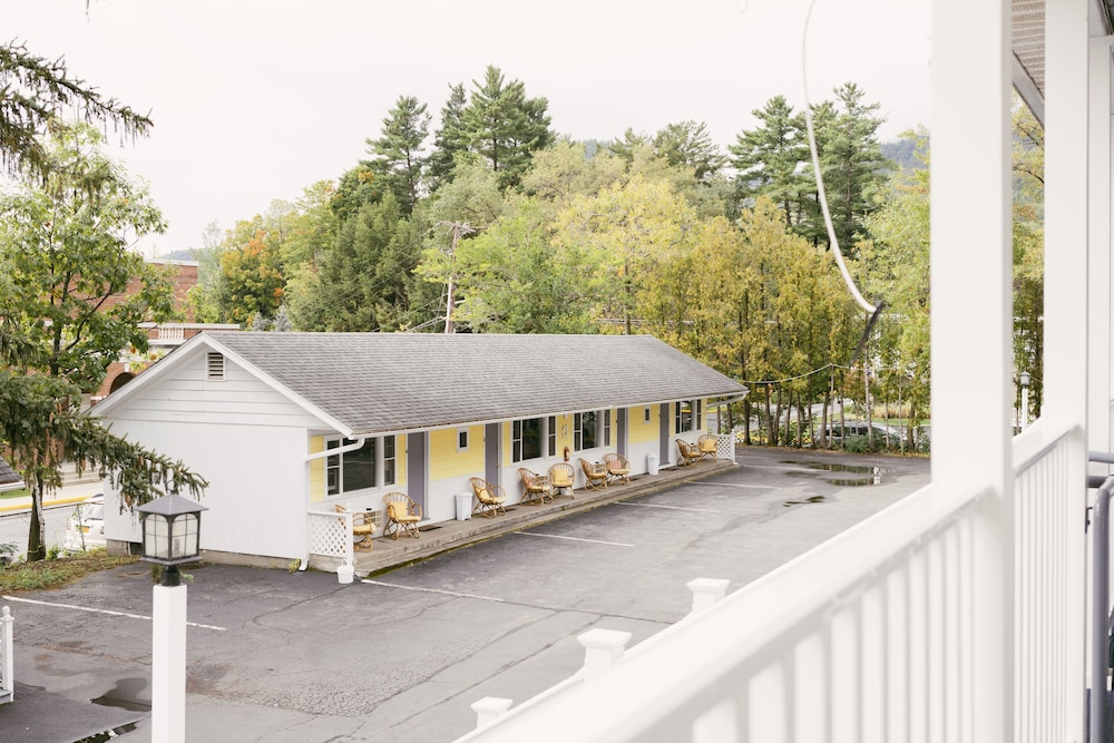 Admiral Motel