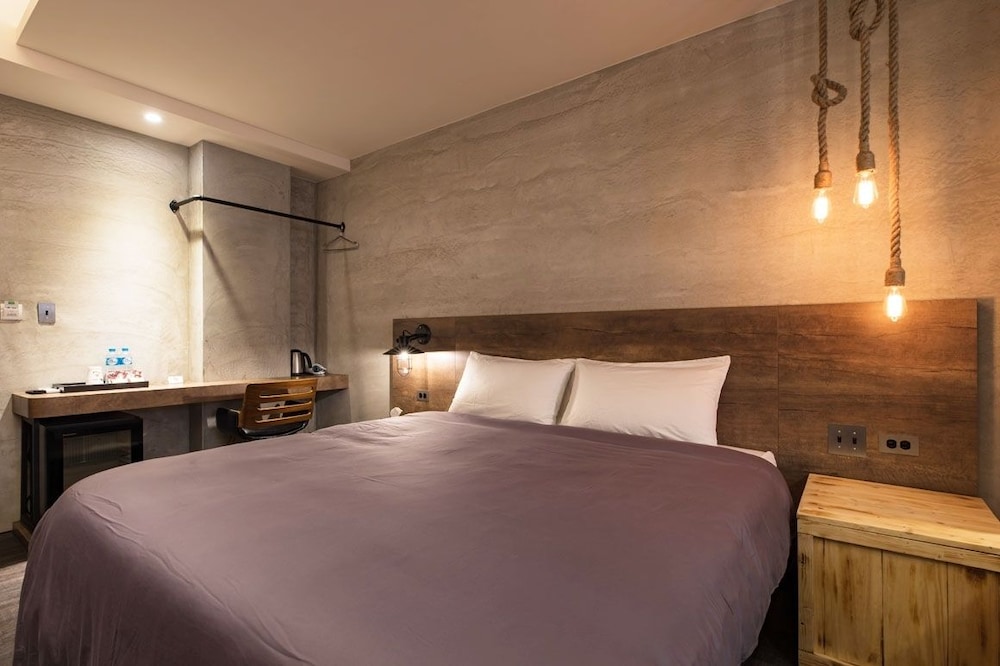 Wild Hotel