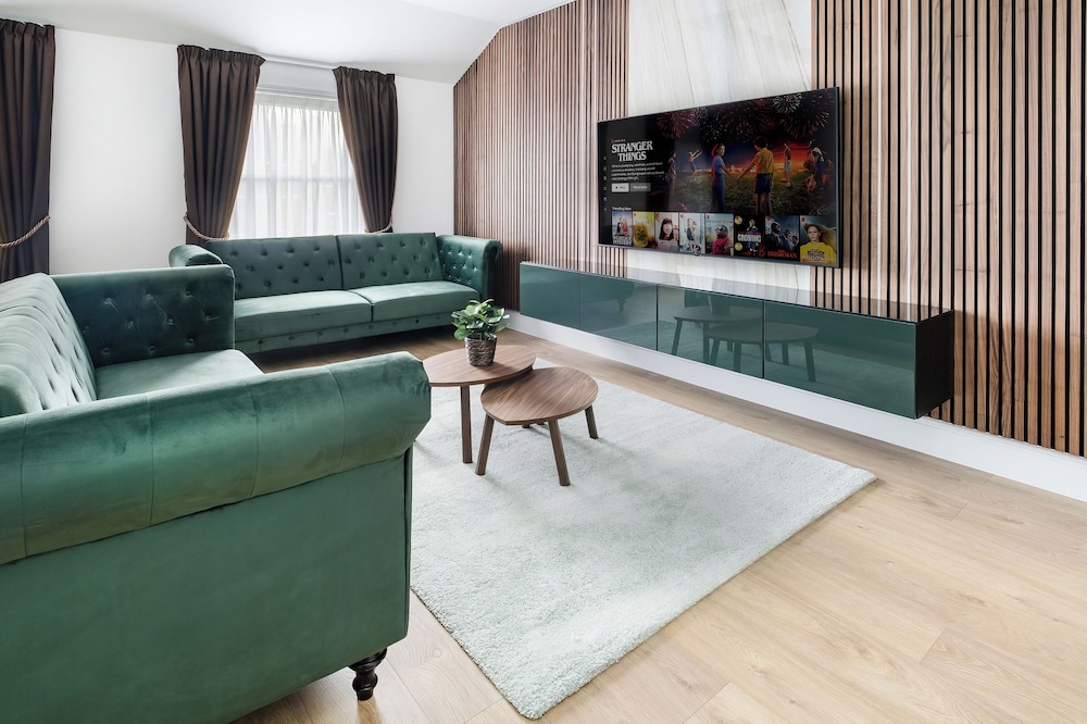 Luxury Large Apartment in Central London