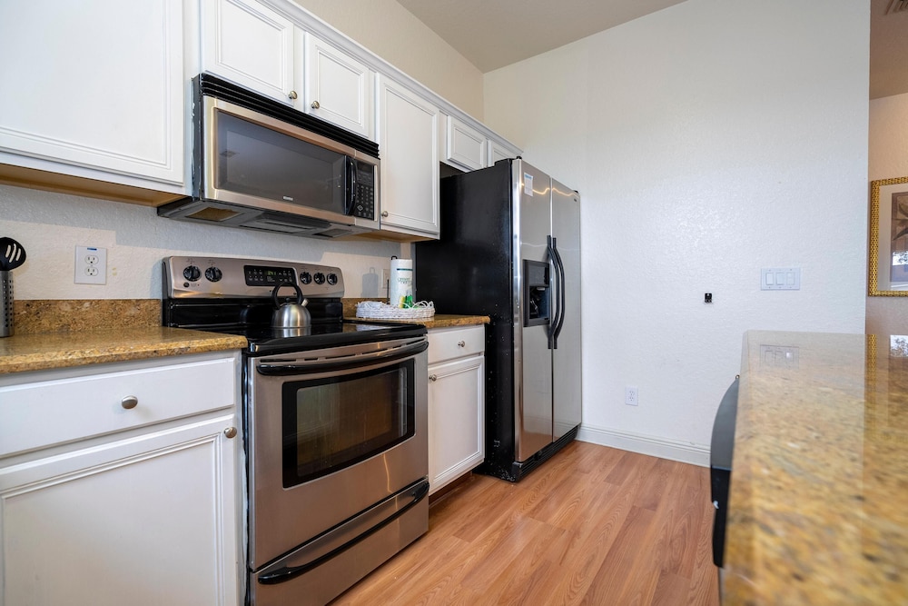 3132 CA - Charming Townhome Retreat