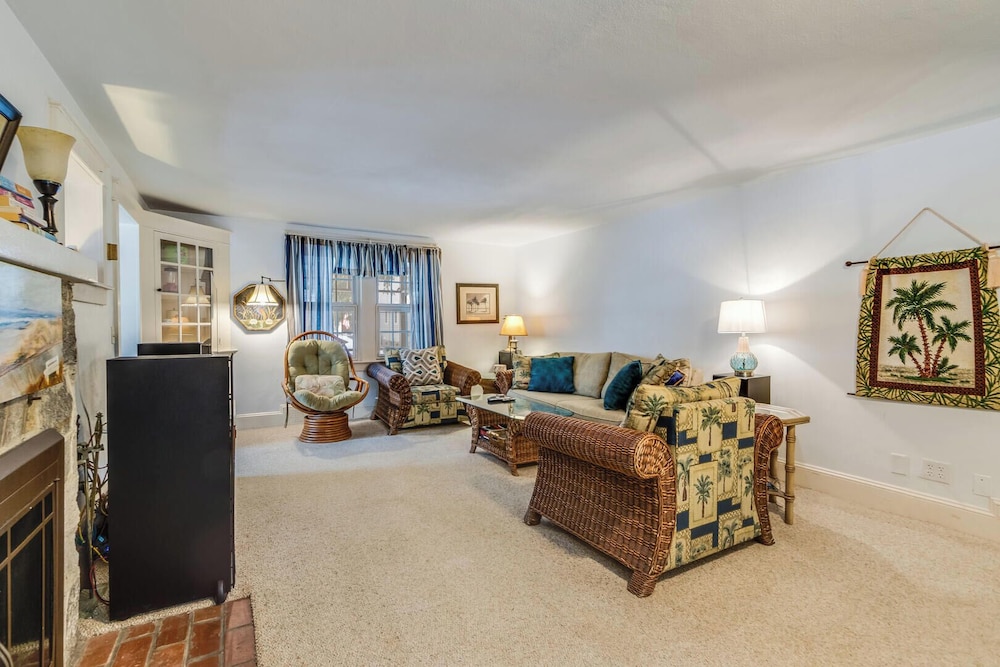 Hickman Street 208a