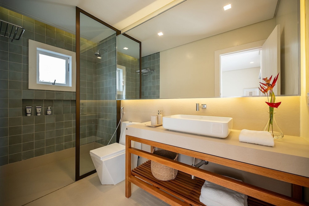 Angra - Mombaça | Mansão Espetacular Beira-Mar, 7 Suites - por Casapē Rio