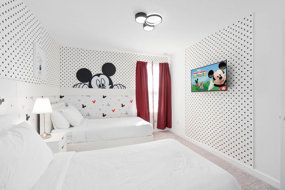Super Close- Disney s Parks w Theme Rooms Pool